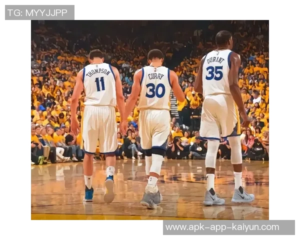 库里兄弟与克莱领衔现役仅三人三分命中率超40九季以上 库里兄弟与克莱领衔现役仅三人三分命中率超40九季以上