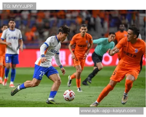 后场防守失误致命奥斯卡助攻侯永永头球破门泰山队暂时落后玉昆队 后场防守失误致命奥斯卡助攻侯永永头球破门泰山队暂时落后玉昆队