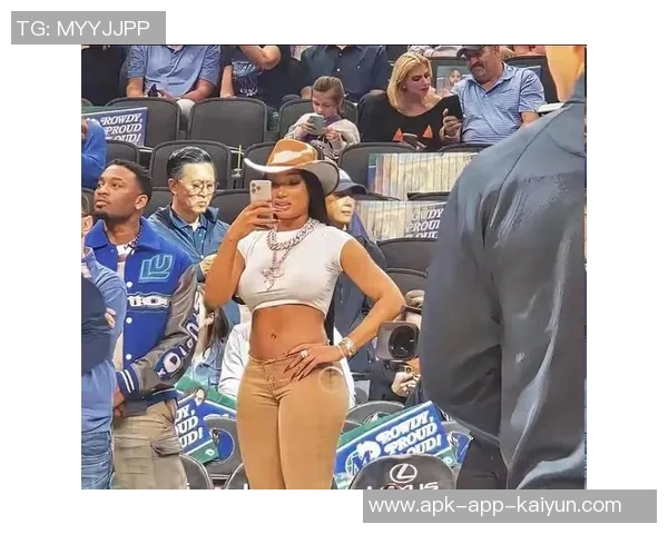 马冬梅身材惊艳引热议克莱表现低迷场均仅9分3板命中率堪忧 马冬梅身材惊艳引热议克莱表现低迷场均仅9分3板命中率堪忧