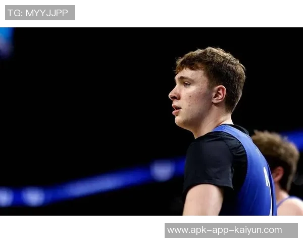 弗拉格在比赛中表现出色成为历史第二年轻的15分5板5助球员仅次于詹姆斯 弗拉格在比赛中表现出色成为历史第二年轻的15分5板5助球员仅次于詹姆斯