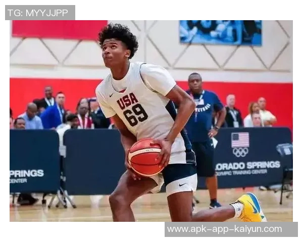 杰伦格林展现魅力穿搭太阳城市版球衣尽显时尚风采 杰伦格林展现魅力穿搭太阳城市版球衣尽显时尚风采