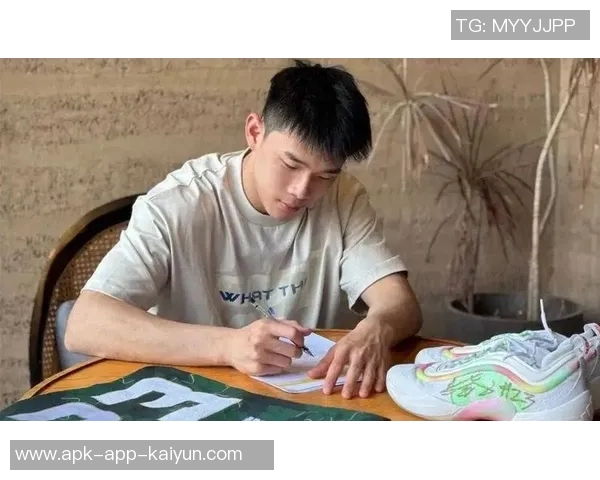 林葳上半场表现平平仅得2分但3次助攻展现传球潜力引人关注