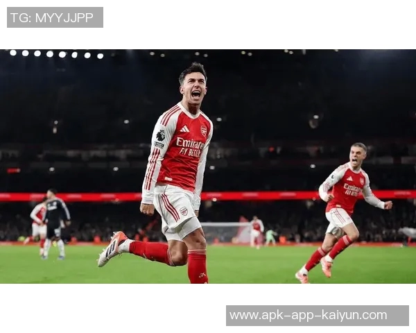 阿森纳海报发布特罗萨德单人出镜引发强强对话期待维拉之战